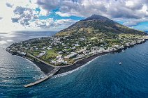 AERIAL ART PANORAMA - Stromboli Volcano - Italy 01 default AERIAL ART PANORAMA - Stromboli Volcano - Italy 01.JPG