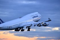 20140217_174536_LUFTHANSA_Boeing_B747-400_D-ABVX_take_off_2